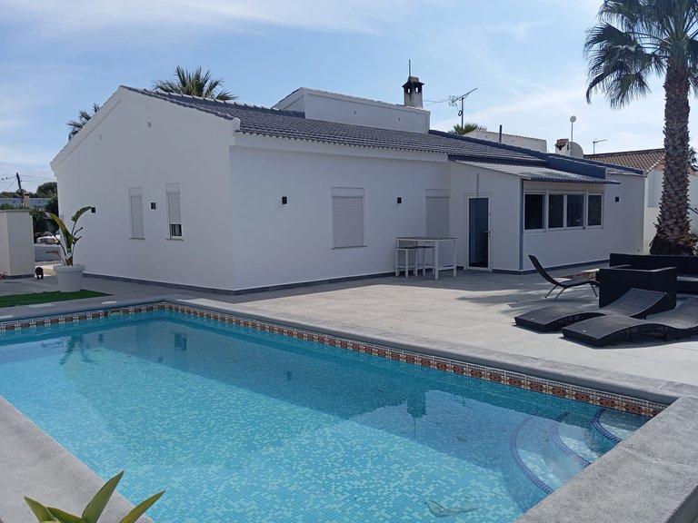 Villa for Sale in Cabo Roig, Alicante 40