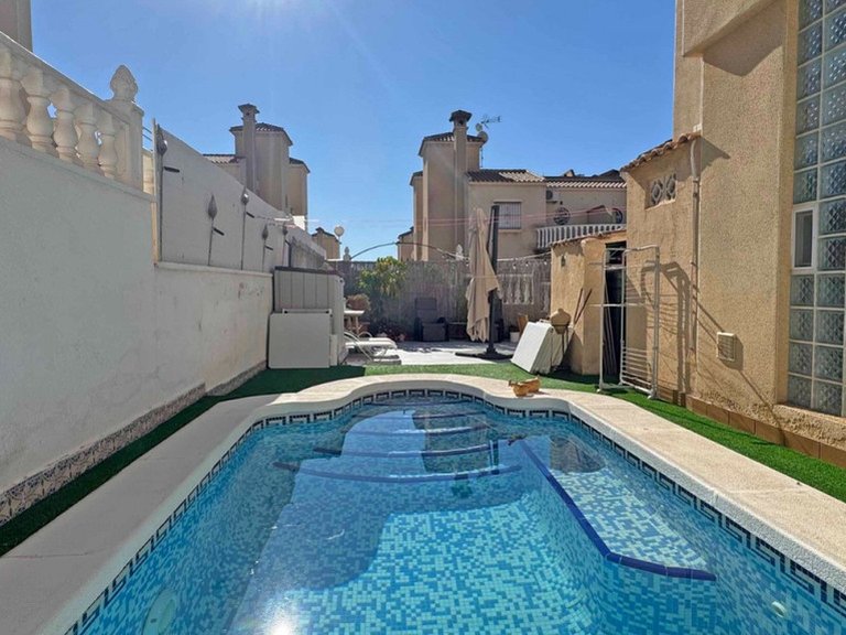 Town House for Sale in Villamartin, Alicante 13