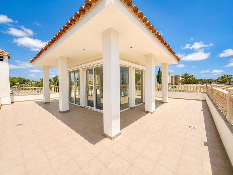 Villa for Sale in Campoamor, Alicante 36