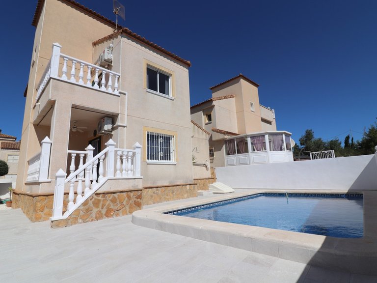 Villa for Sale in San Miguel De Salinas, Alicante 1