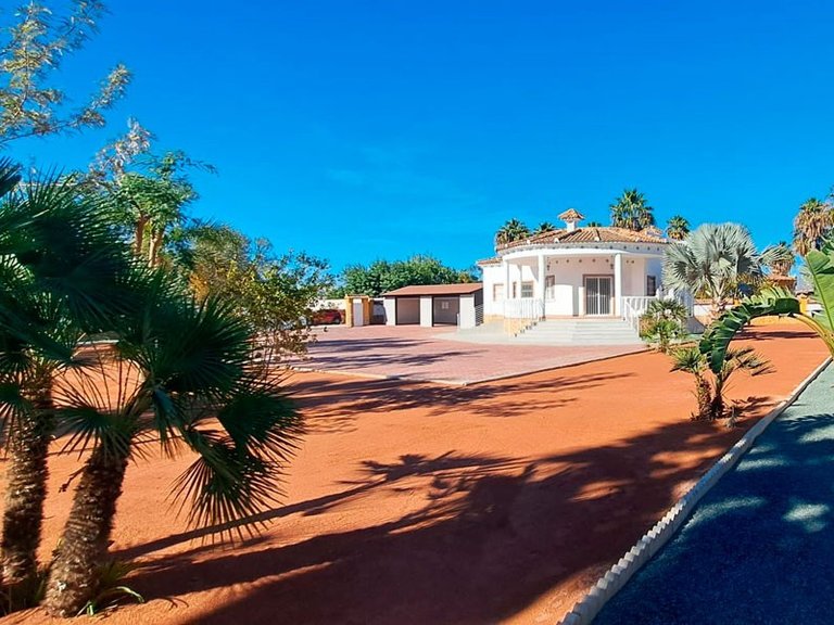 Villa for Sale in Catral, Alicante 1