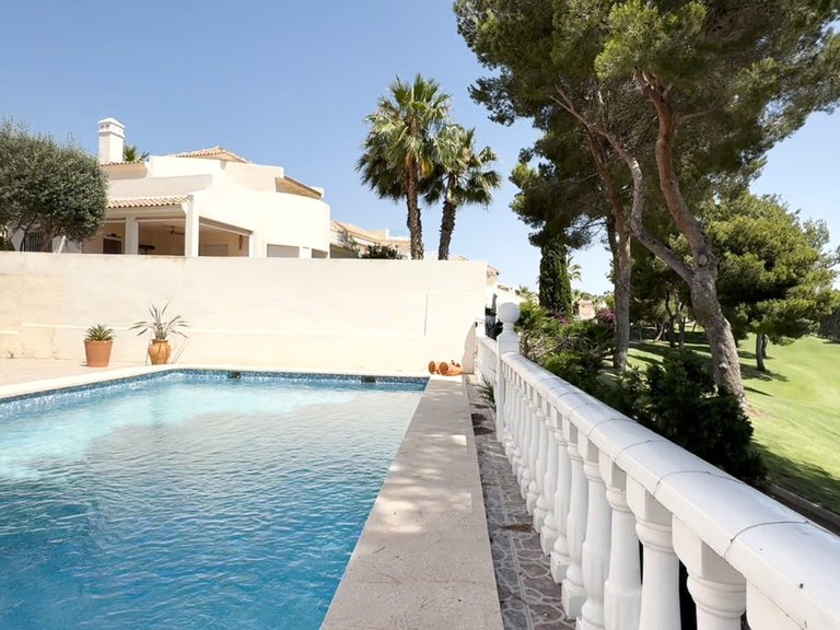 Villa for Sale in Las Ramblas, Alicante 38