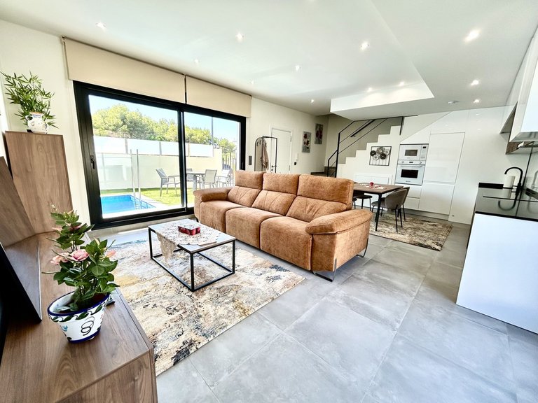 Villa for Sale in Villamartin, Alicante 4