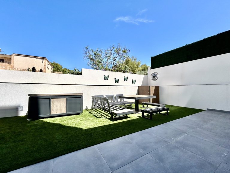 Villa for Sale in Villamartin, Alicante 28