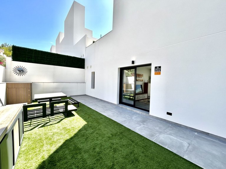 Villa for Sale in Villamartin, Alicante 33
