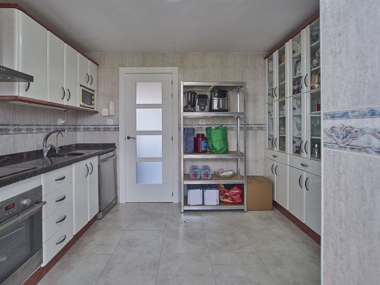 Apartment for Sale in Alicante, Alicante 32
