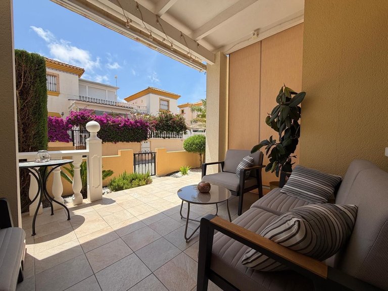Villa for Sale in Villamartin, Alicante 14