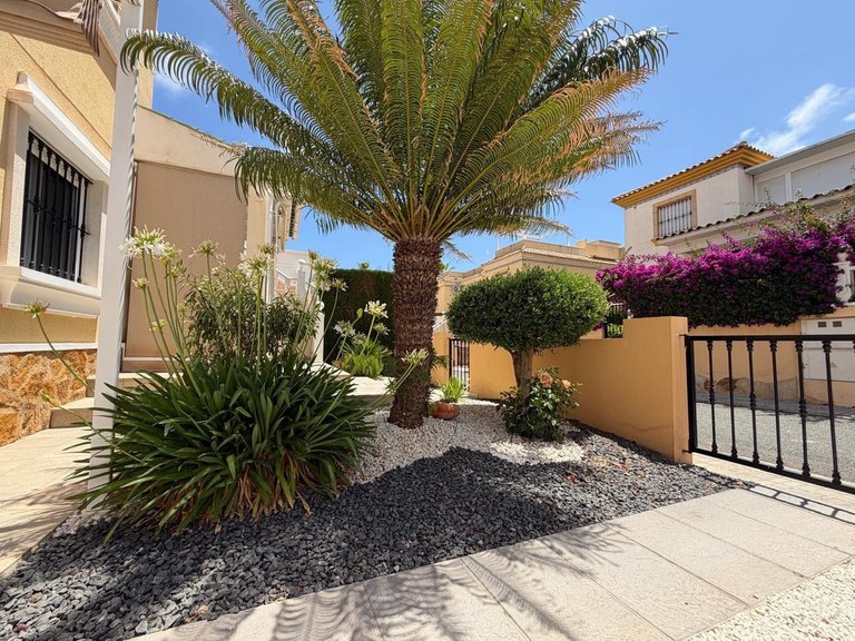 Villa for Sale in Villamartin, Alicante 16