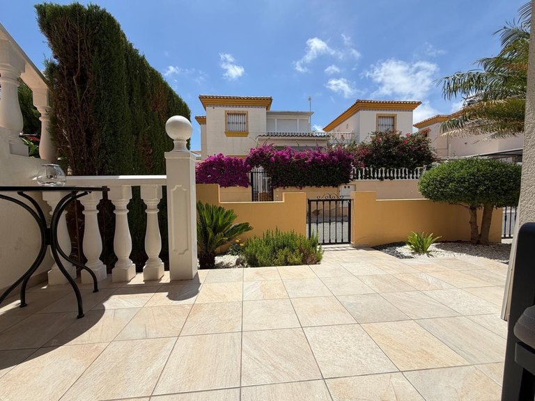 Villa for Sale in Villamartin, Alicante 22