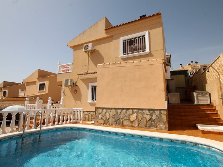 Villa for Sale in Villamartin, Alicante 2