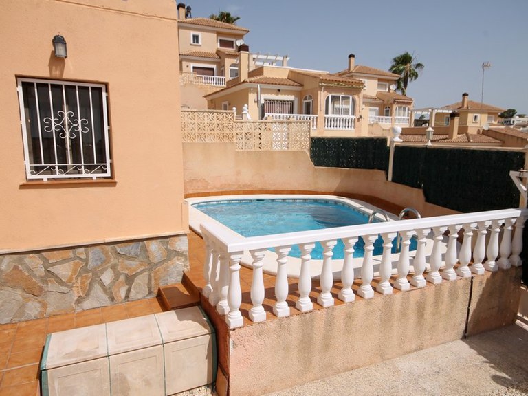 Villa for Sale in Villamartin, Alicante 19