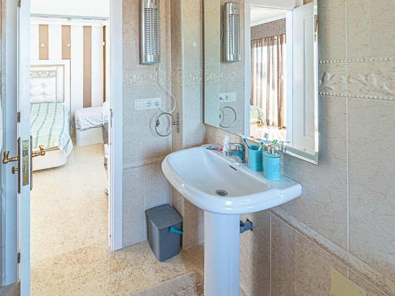 Villa for Sale in Torrevieja, Alicante 39