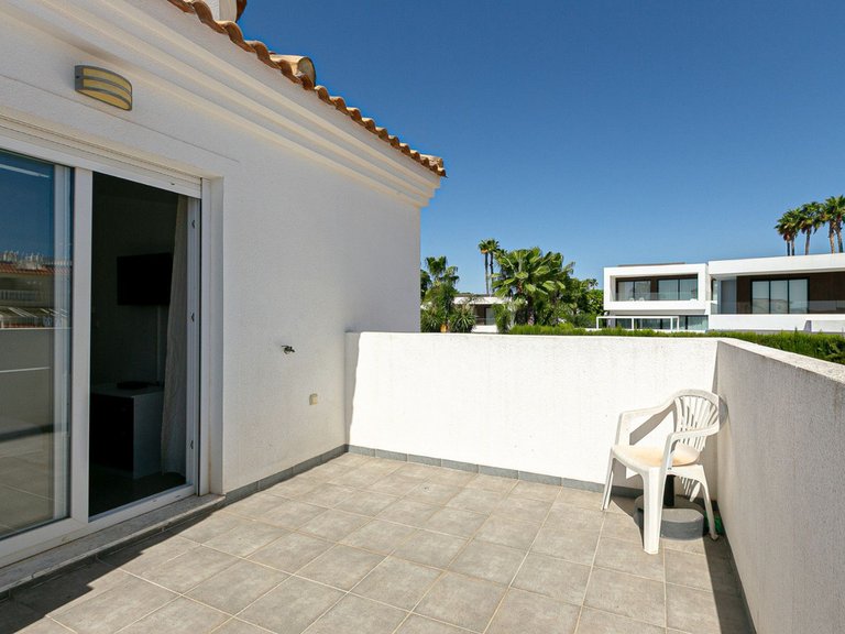Villa for Sale in San Fulgencio, Alicante 40