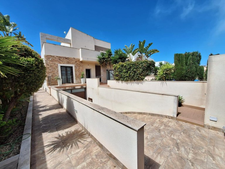 Villa for Sale in Torrevieja, Alicante 4