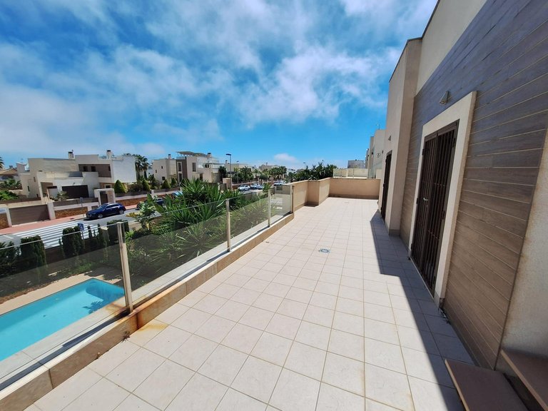 Villa for Sale in Torrevieja, Alicante 28