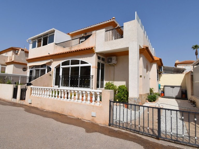 Villa for Sale in Playa Flamenca, Alicante 1
