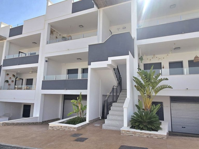 Apartment for Sale in Los Altos, Alicante 3