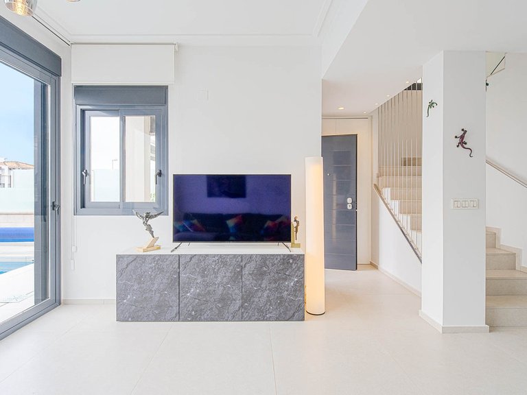 Villa for Sale in Punta Prima, Alicante 30