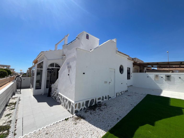 Town House for Sale in Punta Prima, Alicante 1