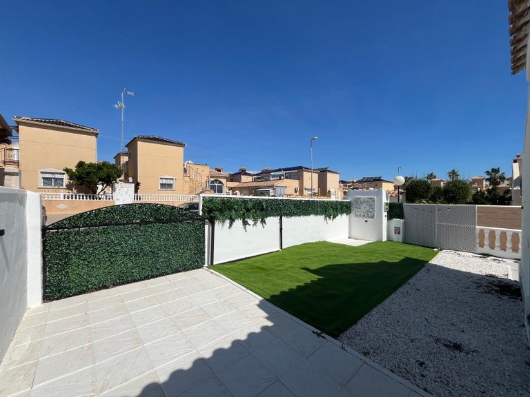 Town House for Sale in Punta Prima, Alicante 2
