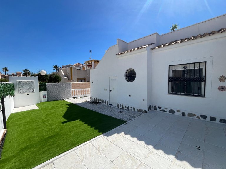 Town House for Sale in Punta Prima, Alicante 40