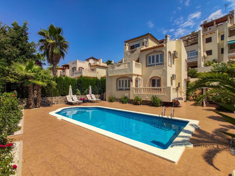 Villa for Sale in Orihuela, Alicante 1