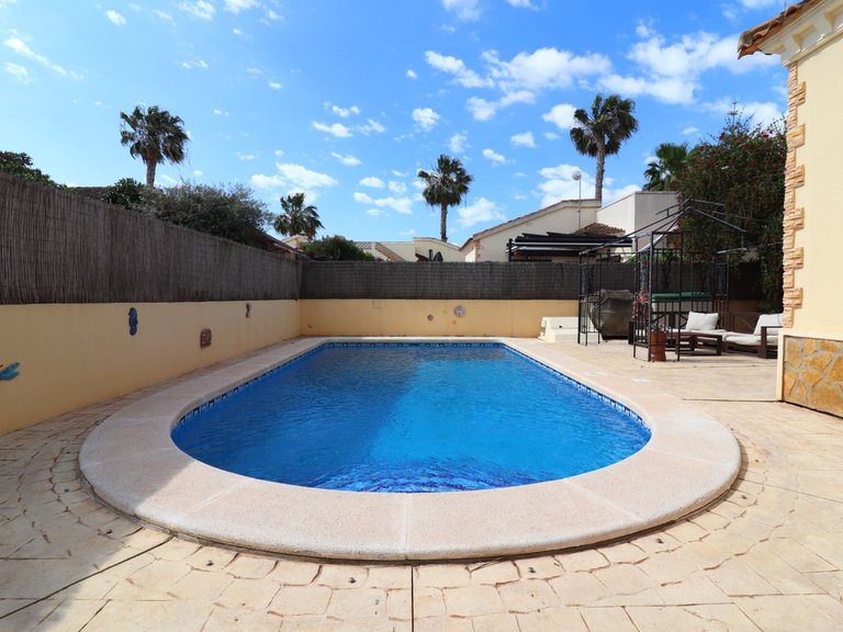 Villa for Sale in Formentera Del Segura, Alicante 28