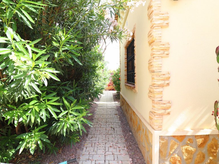 Villa for Sale in Formentera Del Segura, Alicante 36