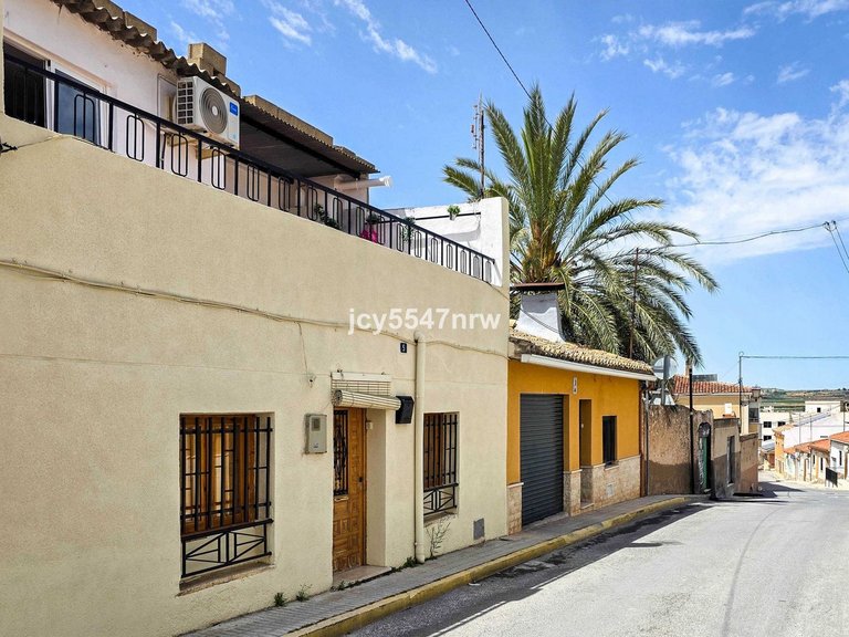 Town House for Sale in Pinoso, Alicante 1