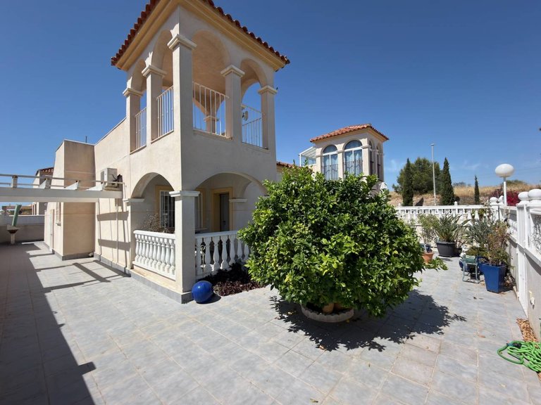 Villa for Sale in Algorfa, Alicante 11