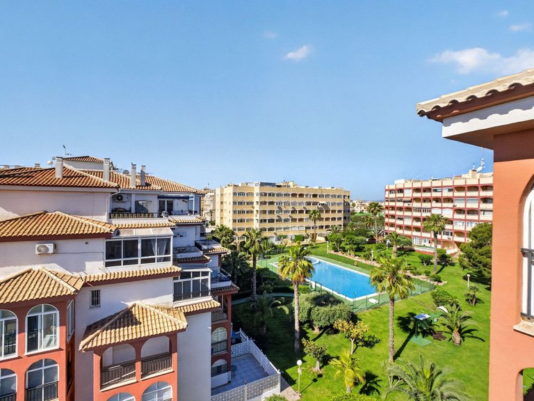 Apartment for Sale in Torrevieja, Alicante 28
