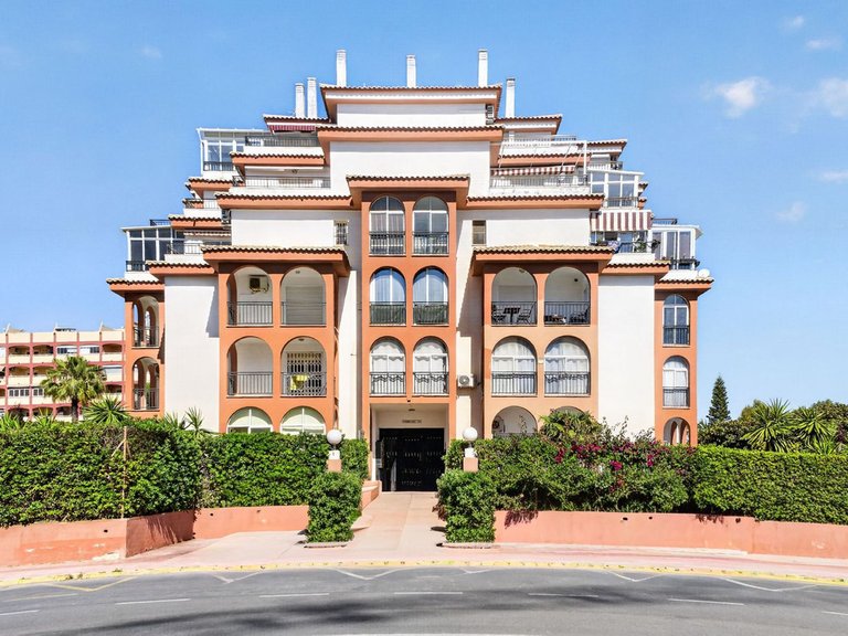 Apartment for Sale in Torrevieja, Alicante 32