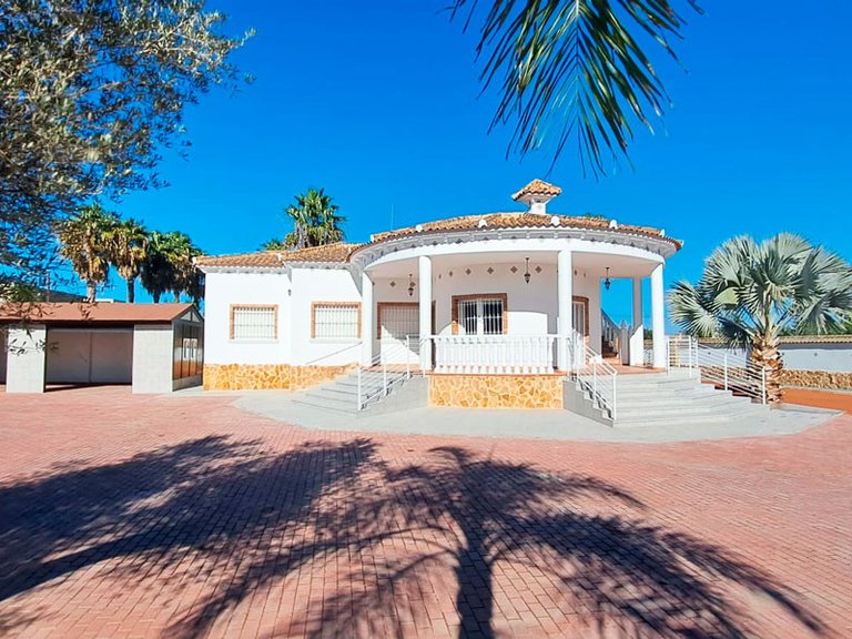 Villa for Sale in Catral, Alicante 2