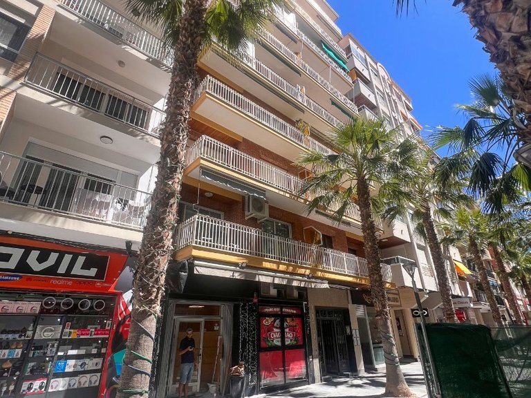Apartment for Sale in Torrevieja, Alicante 32