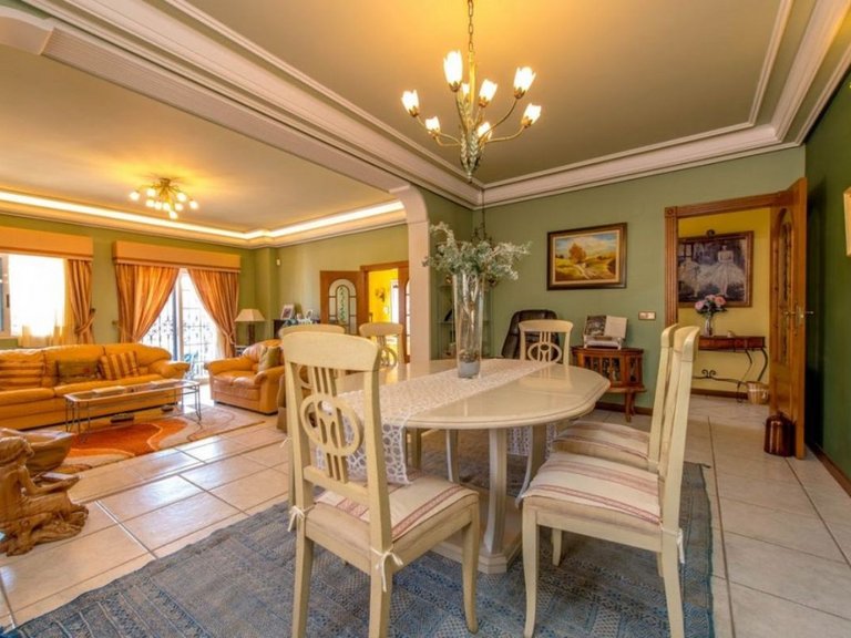 Villa for Sale in Torrevieja, Alicante 11