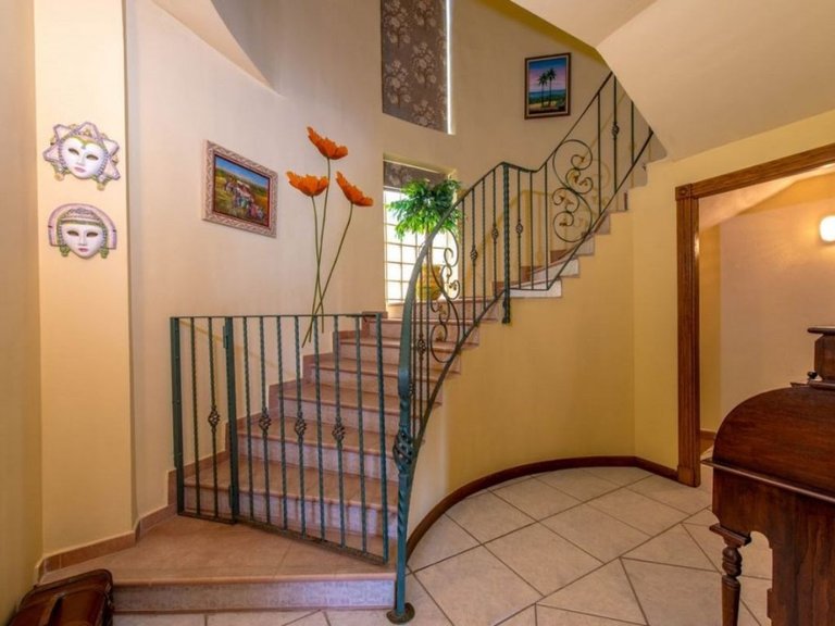 Villa for Sale in Torrevieja, Alicante 23