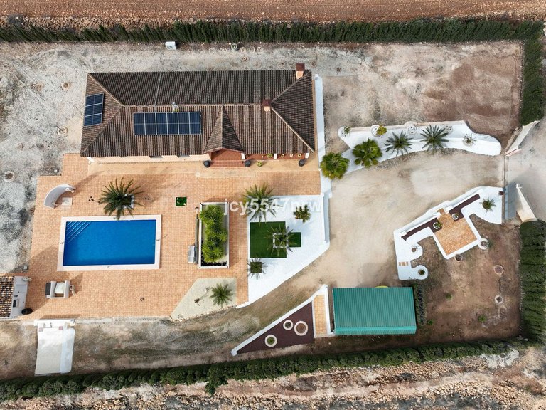 Villa for Sale in Pinoso, Alicante 3
