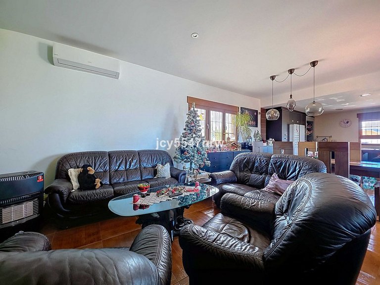 Villa for Sale in Pinoso, Alicante 5