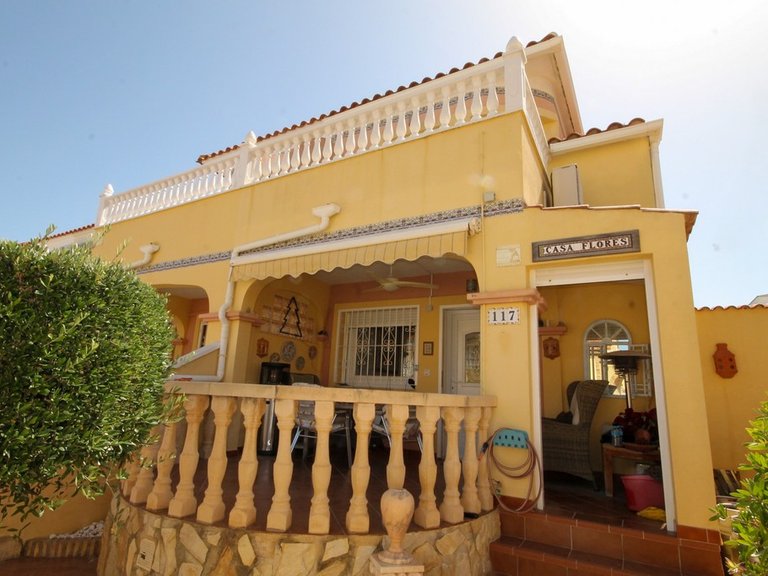 Town House for Sale in Villamartin, Alicante 2