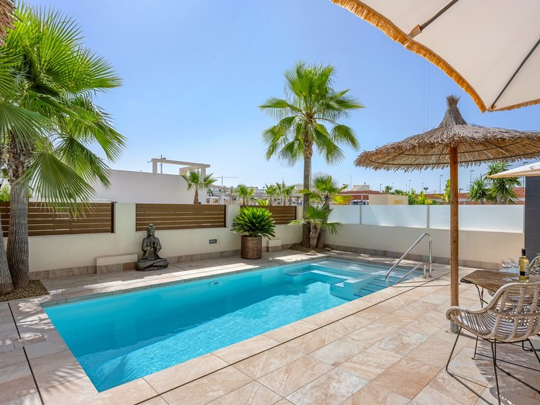 Villa for Sale in Benijofar, Alicante 3