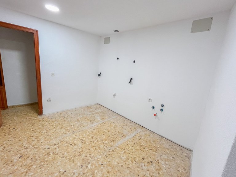 Apartment for Sale in Alicante, Alicante 13