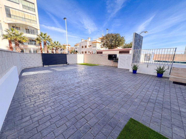 Apartment for Sale in Guardamar Del Segura, Alicante 25