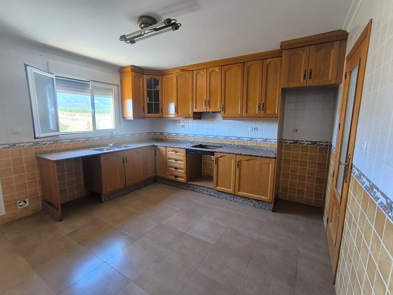 Country House for Sale in Pinoso, Alicante 2