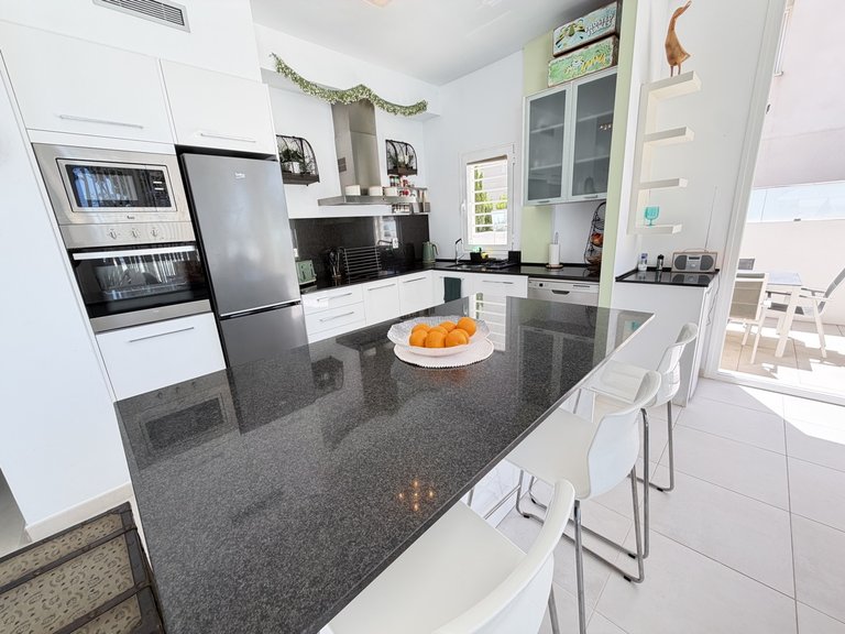 Villa for Sale in Mil Palmeras, Alicante 6