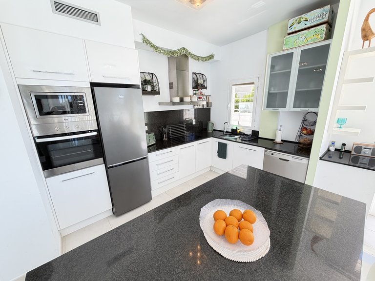 Villa for Sale in Mil Palmeras, Alicante 7