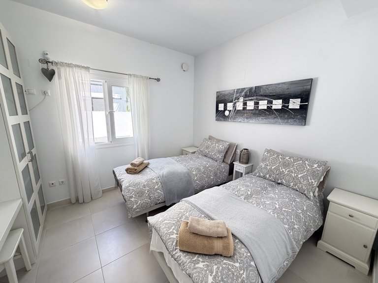 Villa for Sale in Mil Palmeras, Alicante 9