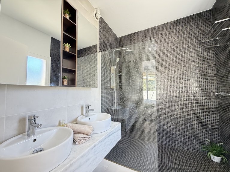 Villa for Sale in Mil Palmeras, Alicante 11
