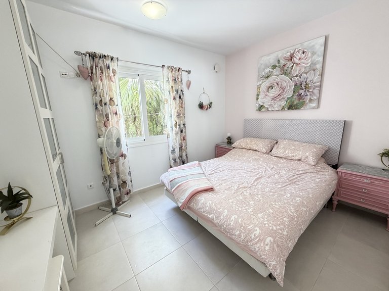 Villa for Sale in Mil Palmeras, Alicante 12