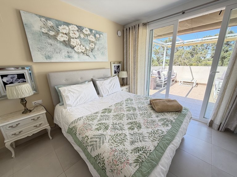 Villa for Sale in Mil Palmeras, Alicante 16