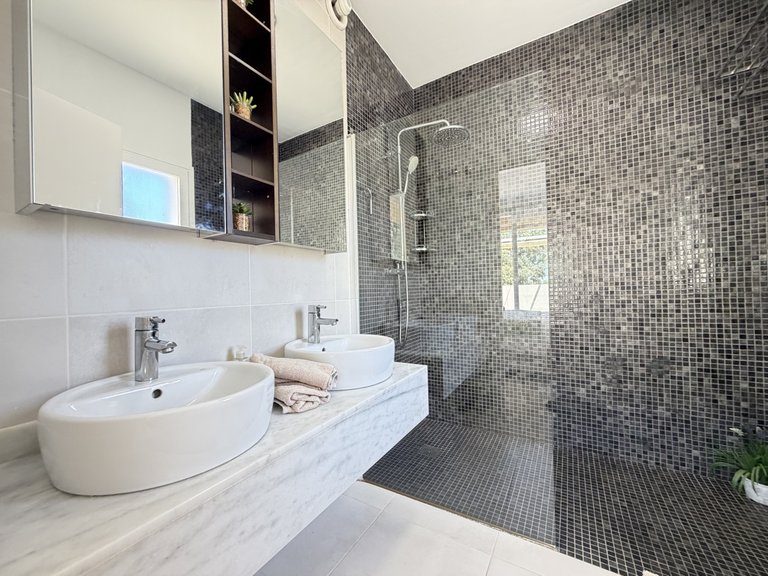 Villa for Sale in Mil Palmeras, Alicante 18
